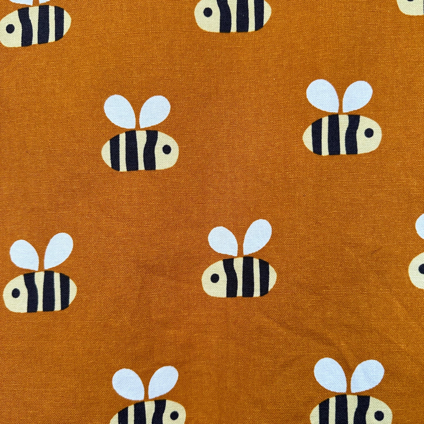 Bee Scrub Top ๐