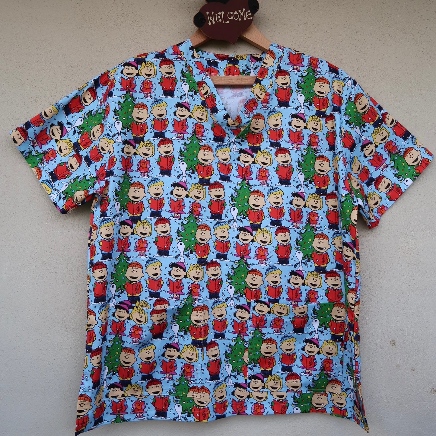 Peanuts and Snoopy Christmas Scrub Top🎄