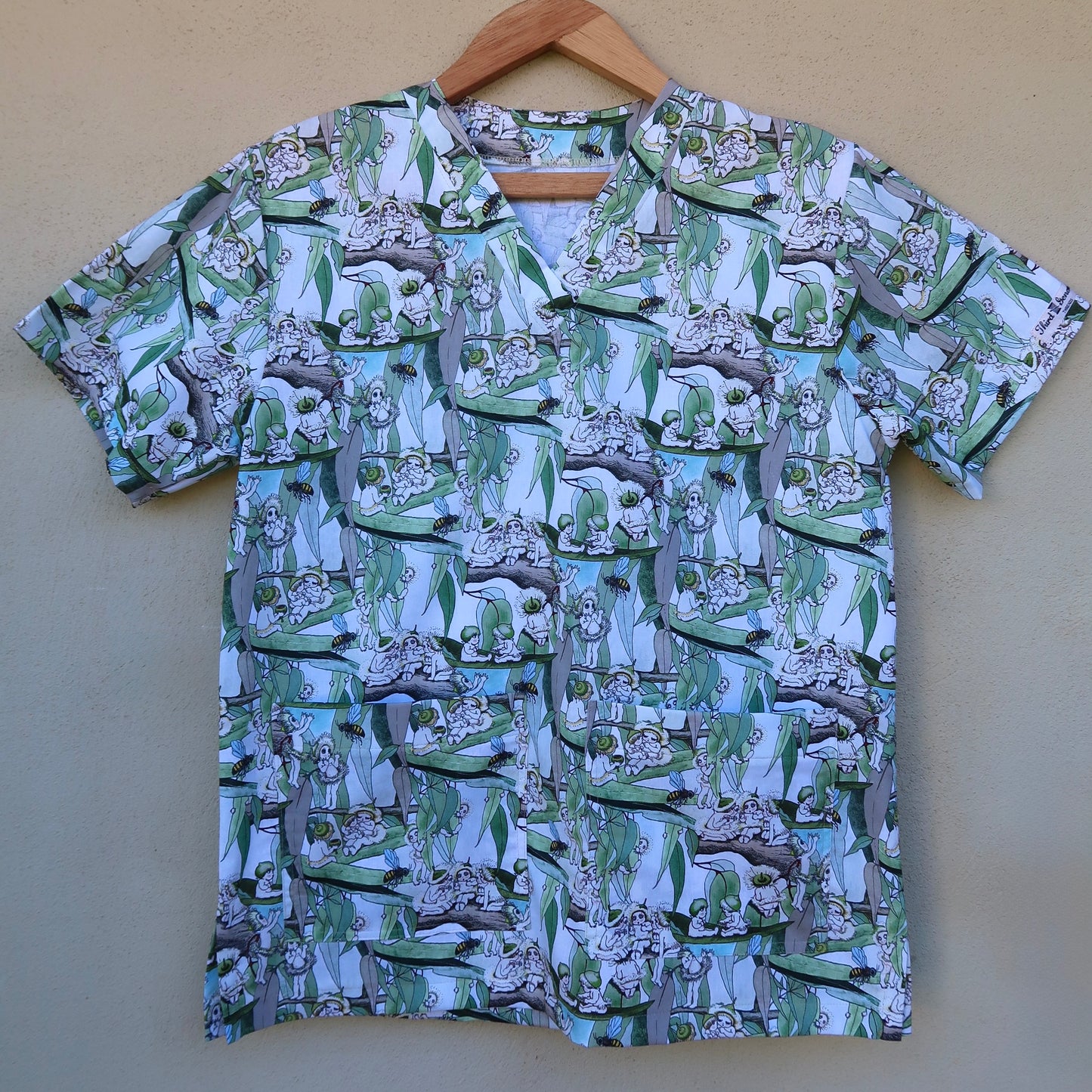 Gumnut Babies Scrub Top π (XS only)
