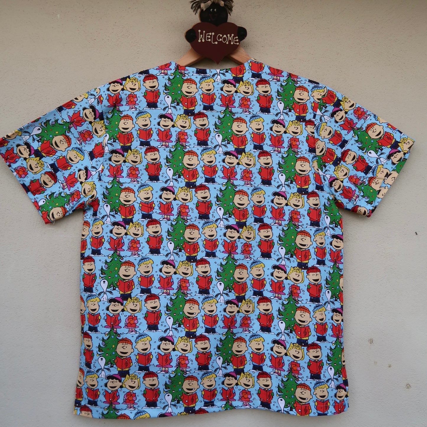 Peanuts and Snoopy Christmas Scrub Top🎄