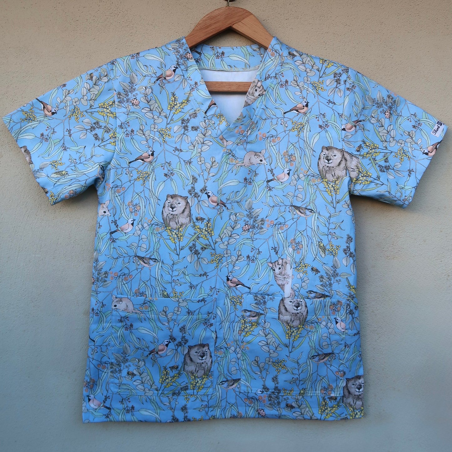 Australian Friends Scrub Top 🇦🇺