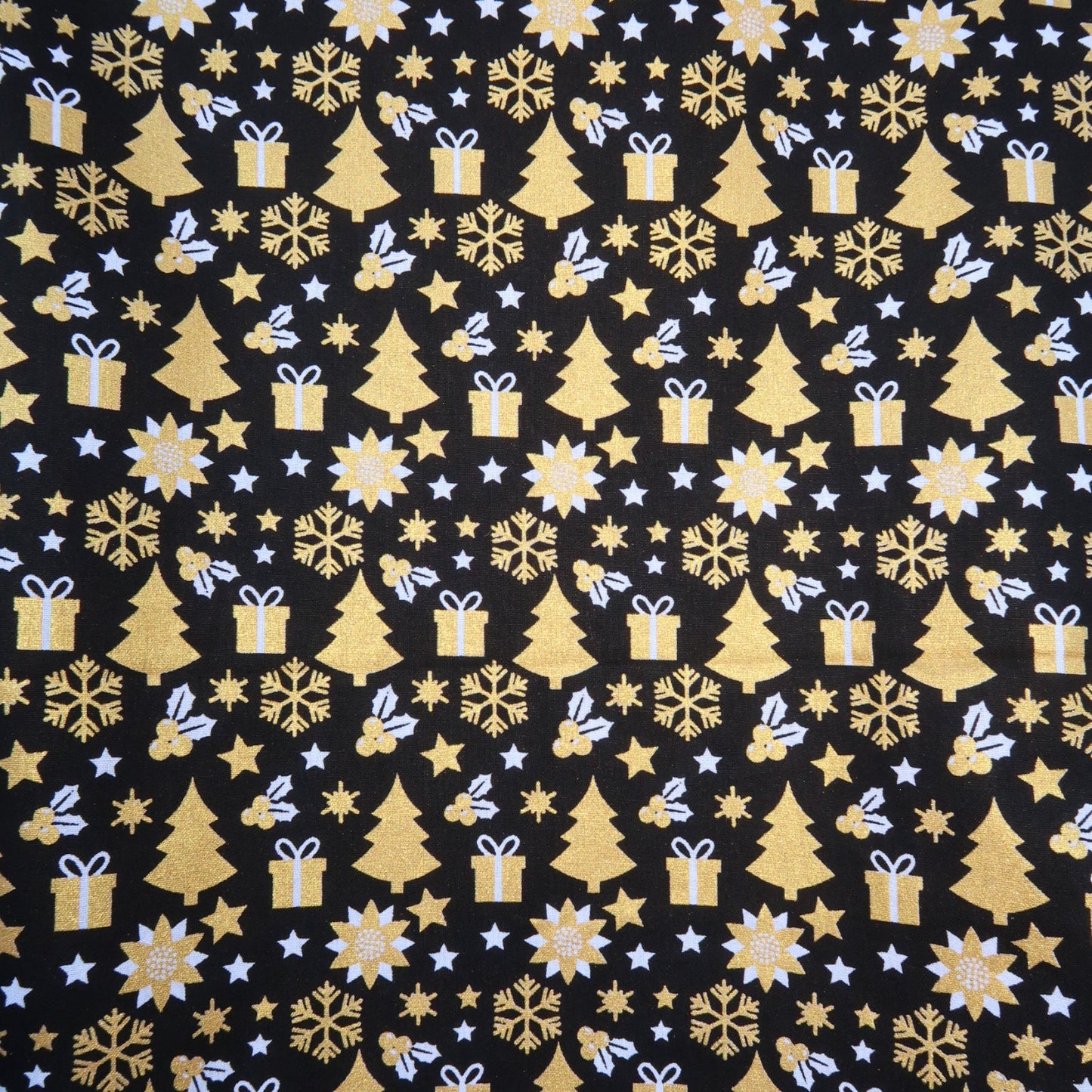 Golden Christmas Scrub Top ⚜️🎄(XS only)