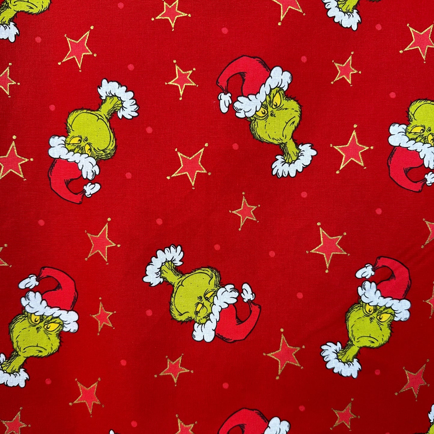 Red Grinch Scrub Topš (M only)