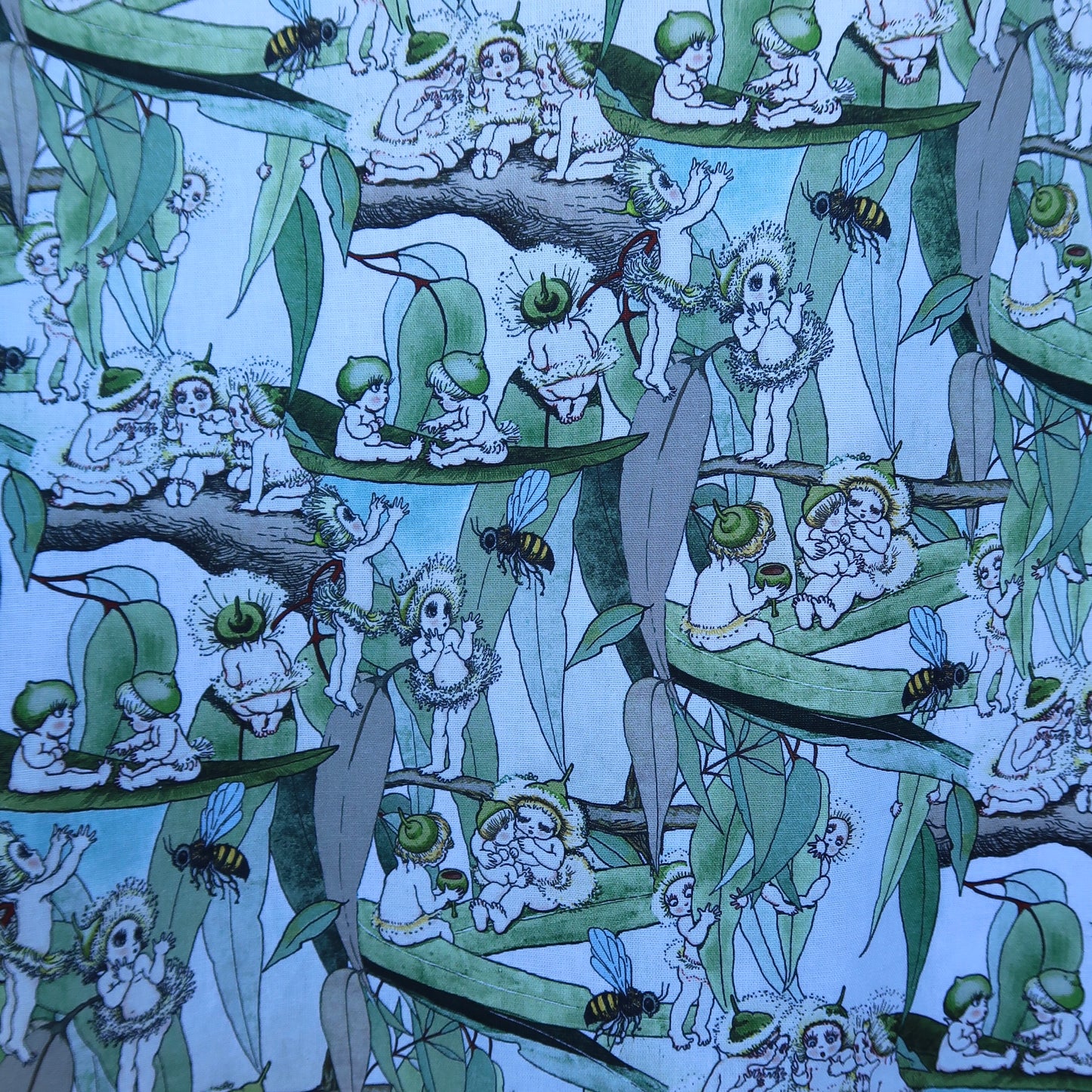 Gumnut Babies Scrub Top π (XS only)