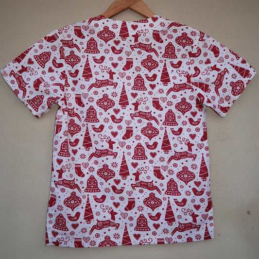 White Christmas Scrub Top π
πΌ