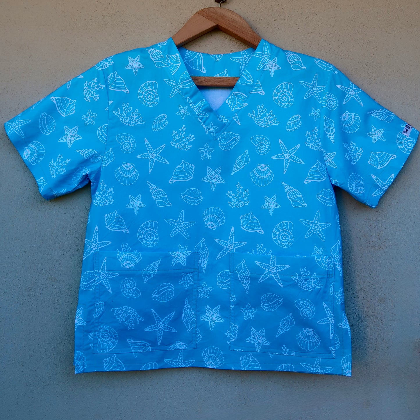 Shells Scrub Top 🐚🩵 (S only)