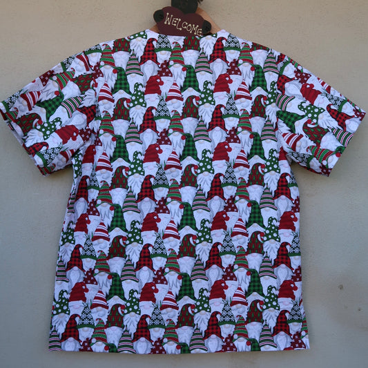 Gnome Hats Scrub Top 🎄🎅🏽 (M & S only)