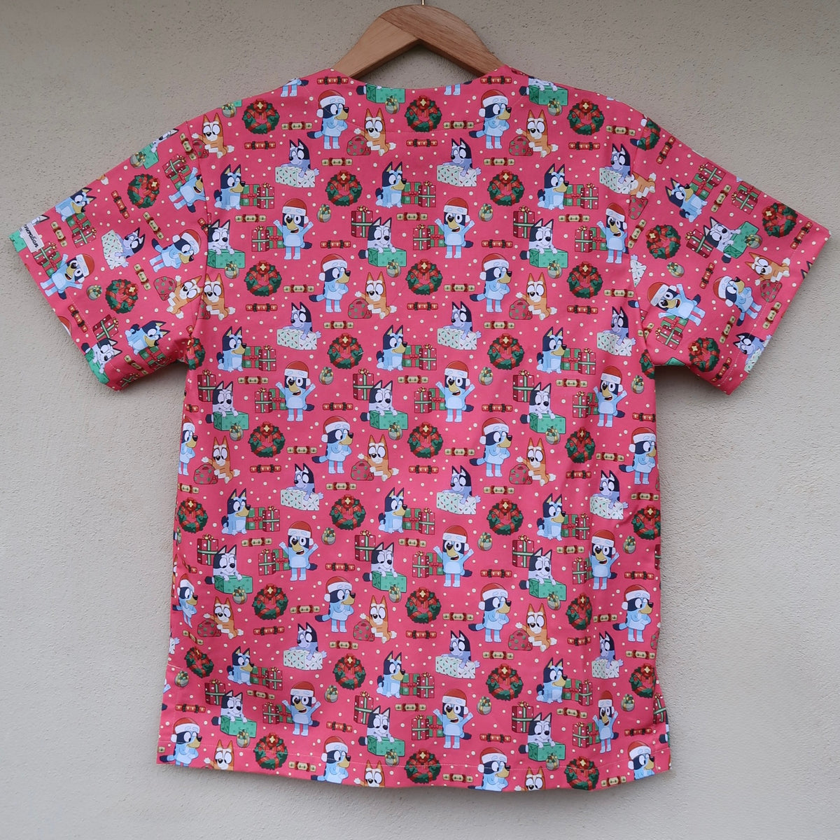 Bluey Chrissy Scrub Top 🎁
