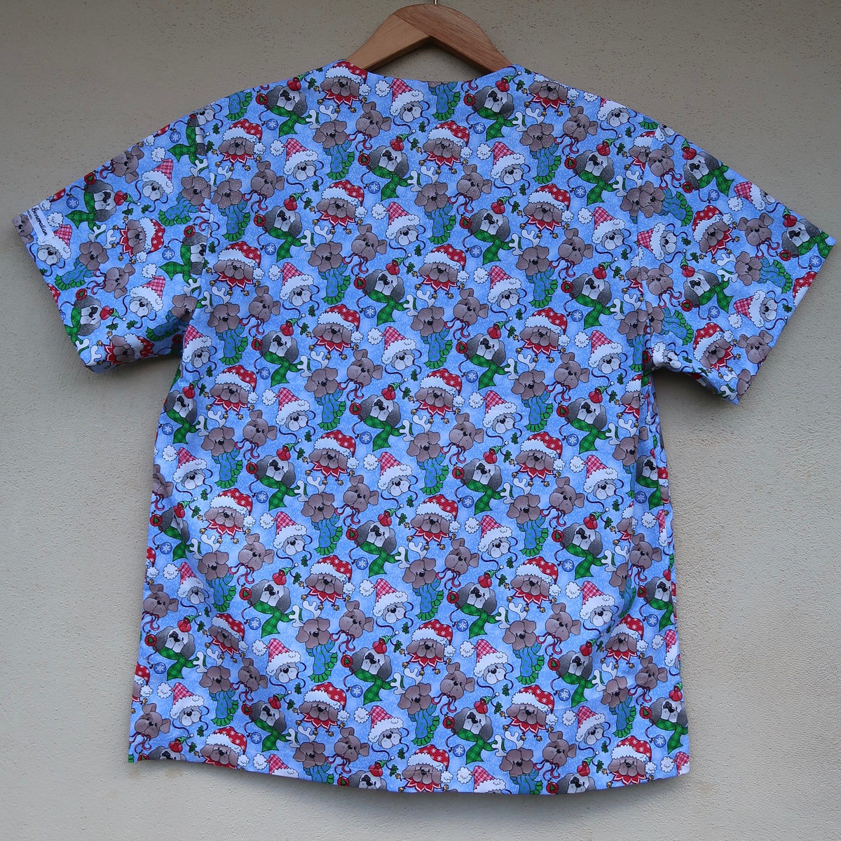 Sparkly Puppies Scrub Top 🎄