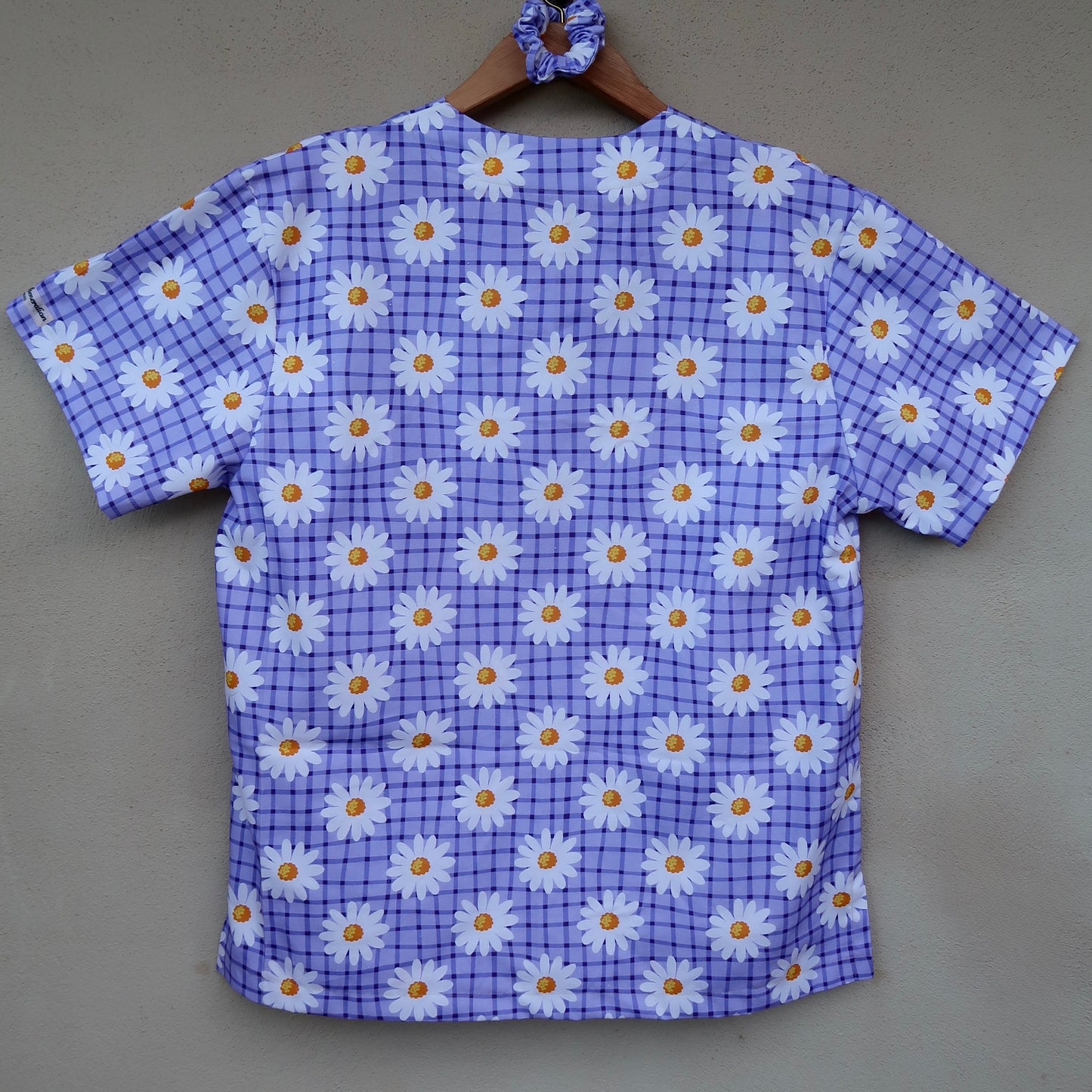 Purple Daisy Scrub Top 💜🌼