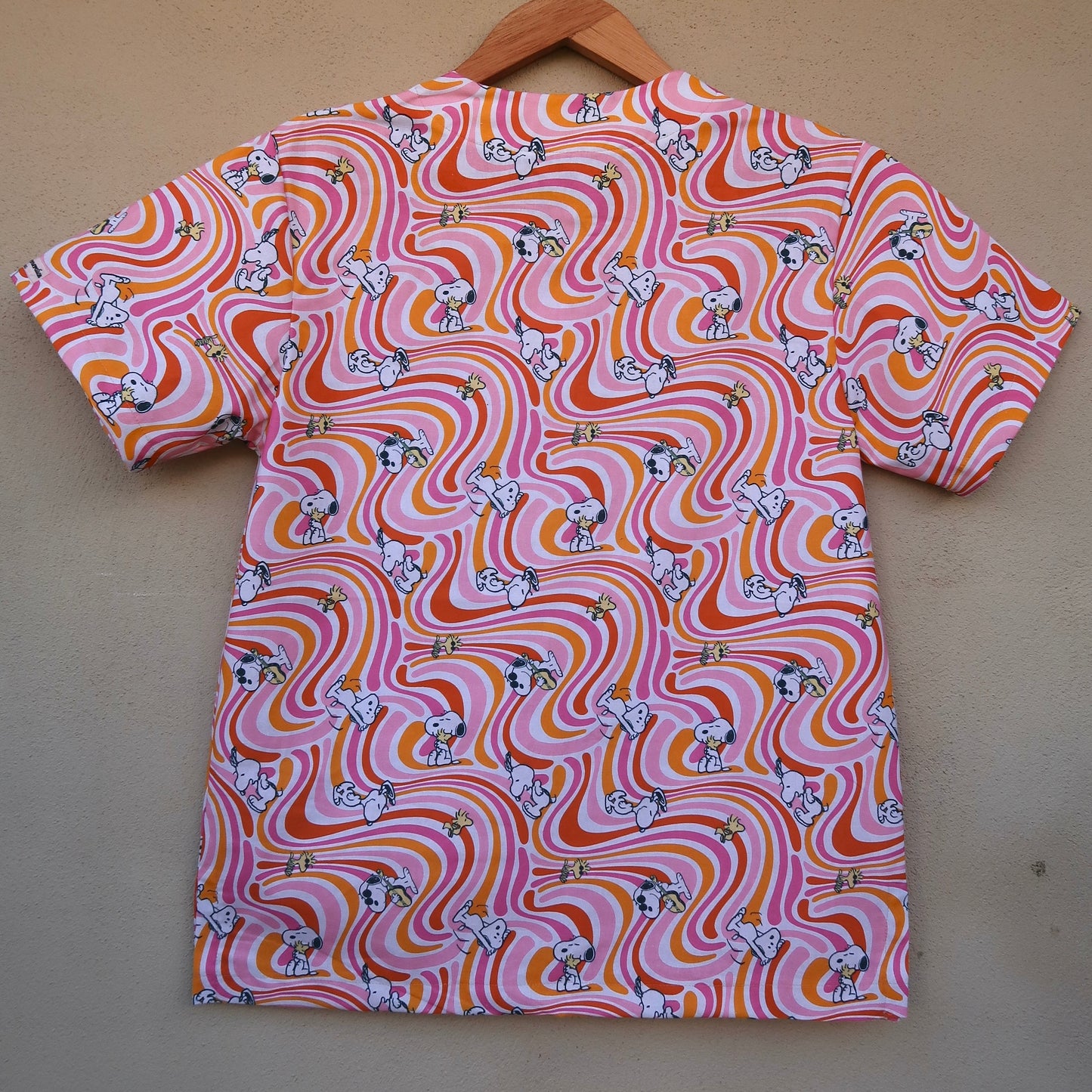 Retro Snoopy Scrub Top 🩷🧡💛 (XS,S only)