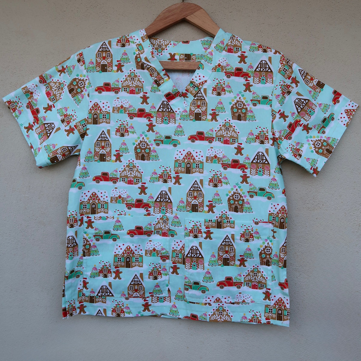 Mint Christmas Scrub Top🎄