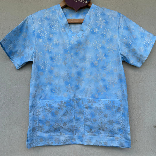 Snowflake Scrub Top ❄️