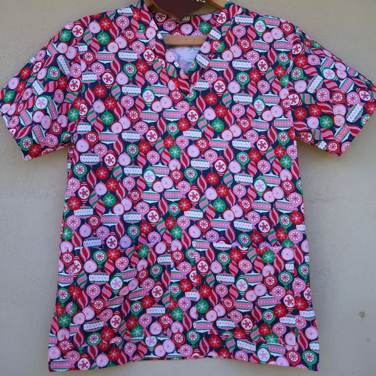 Christmas Baubles Scrub Top 🎄