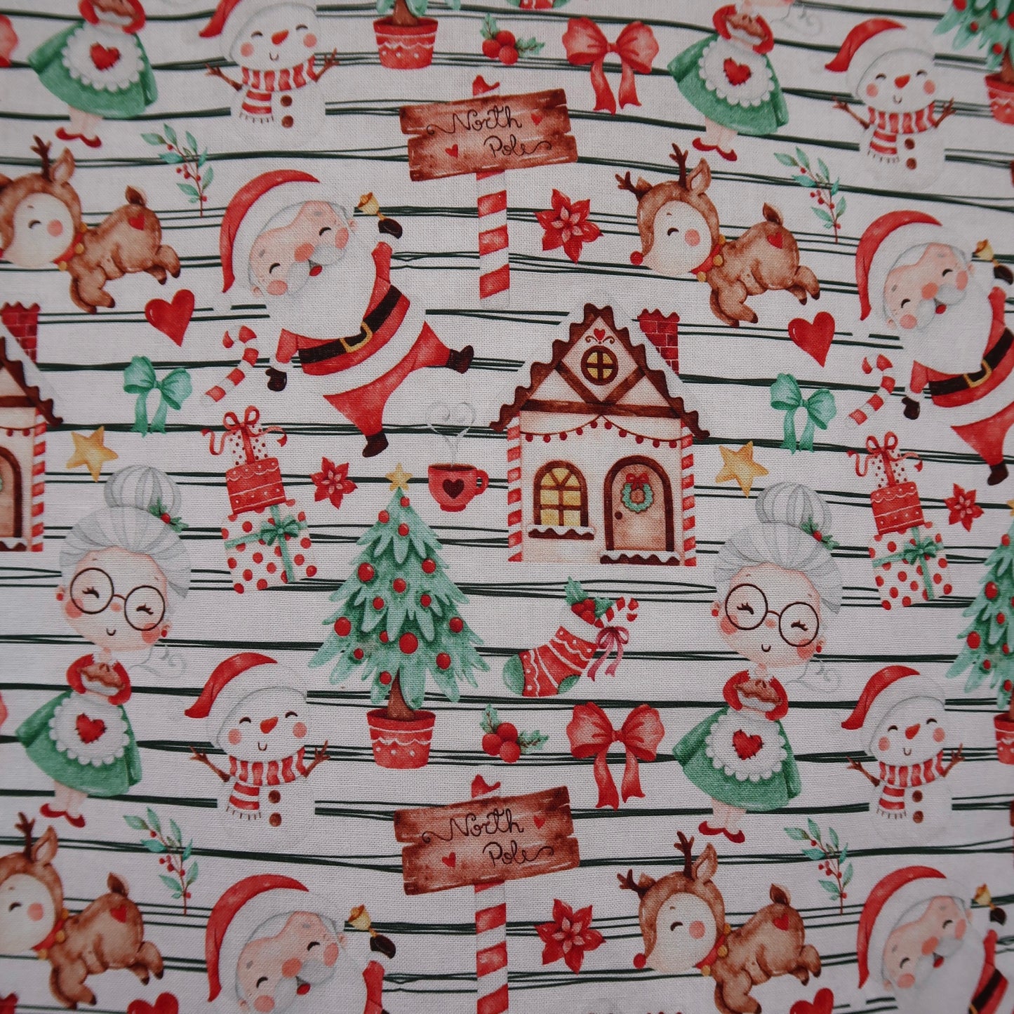North Pole Scrub Top 🎅🏽🤶🏽 (L only)