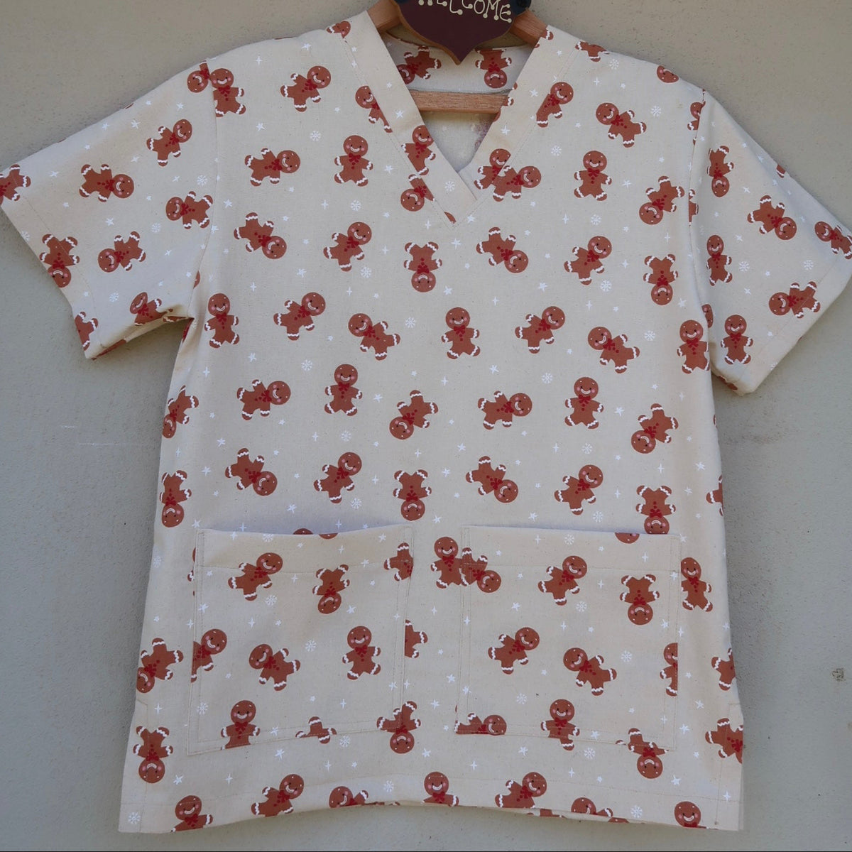 Gingerbread Scrub Top 🎄