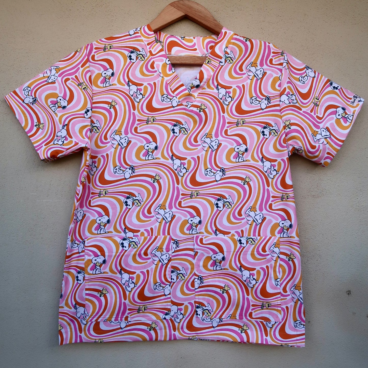Retro Snoopy Scrub Top 🩷🧡💛 (XS,S only)