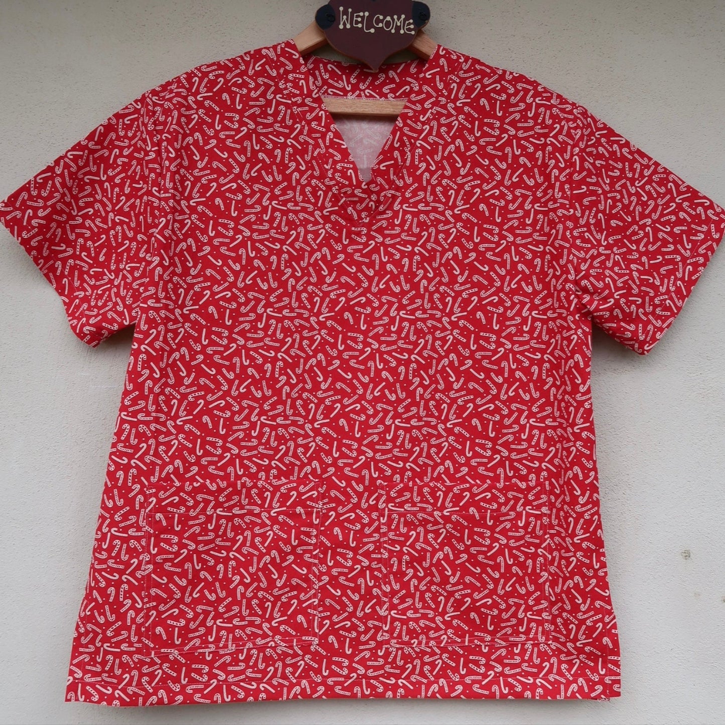 Red Candy Canes Christmas Scrub Top (L only) 🎅🏽🎄