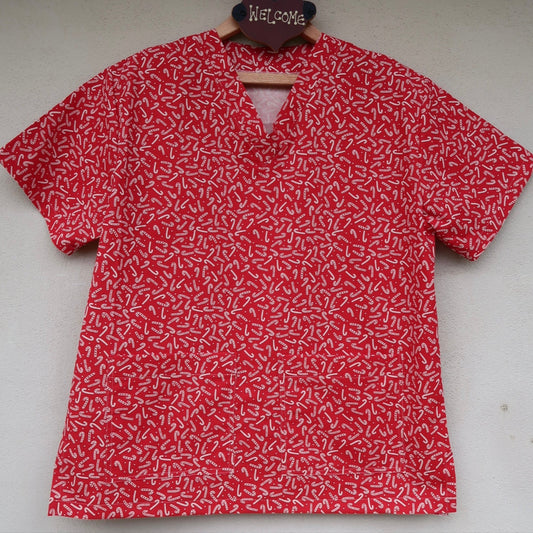 Red Candy Canes Christmas Scrub Top (L only) 🎅🏽🎄
