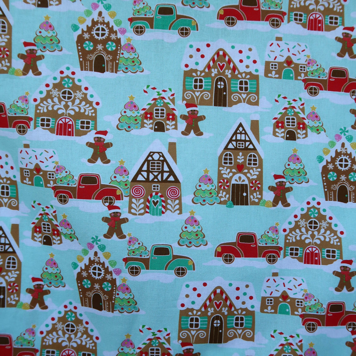 Mint Christmas Scrub Top🎄